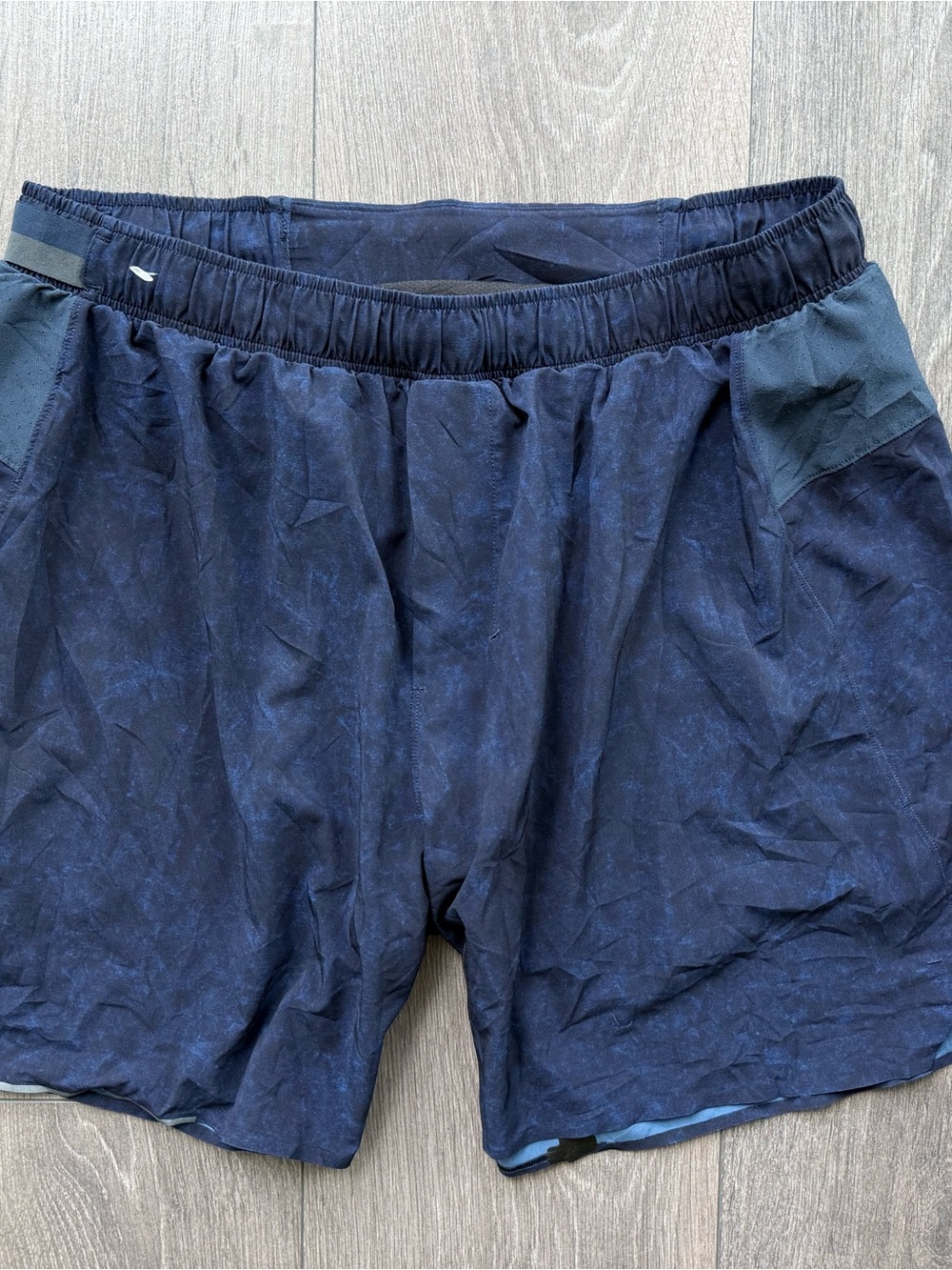 lululemon athletica Men's Navy Blue Athletic Shorts Large lined liner